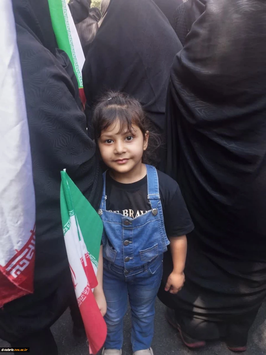 حضور چشمگیر کودکان و خردسالان در مراسم وداع و عزاداری رهبر شهید انقلاب 11